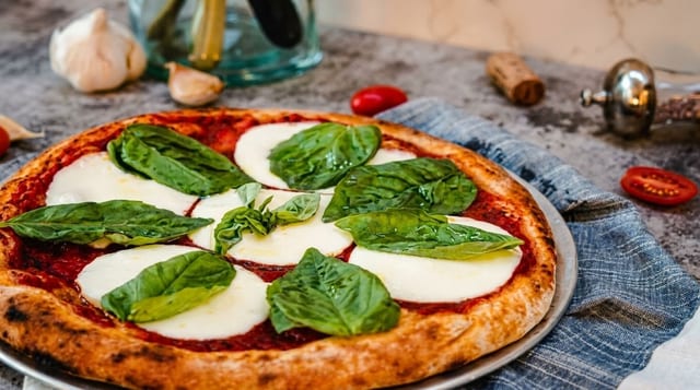 Margarita Pizza.